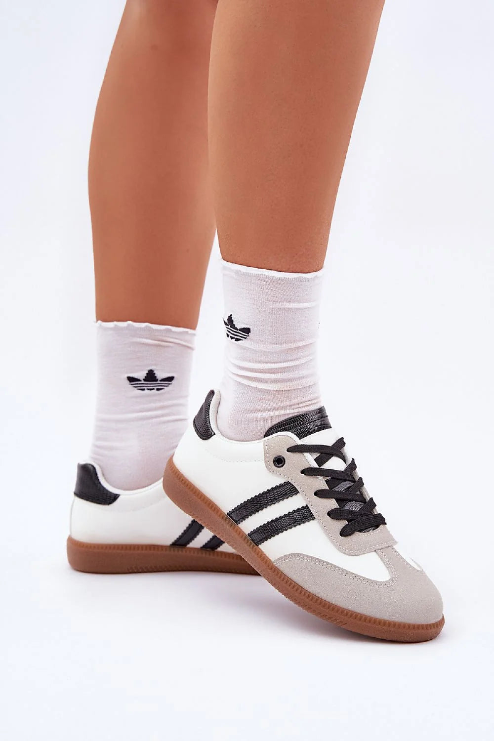 Baskets basses femmes style rétro sportif cuir écologique suédé blanc noir gris marron gomme semelle blanche