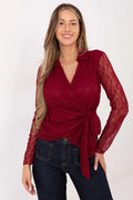 chemisier femme bordeaux dentelle florale manches longues transparentes col chemise doublure buste coupe ajustée cache coeur noeud latéral court élégant