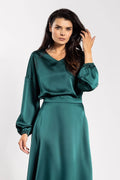 ensemble femme satinée vert émeraude blouse col V manches bouffantes poignets élastiqués jupe midi taille haute coupe ample polyester fluide