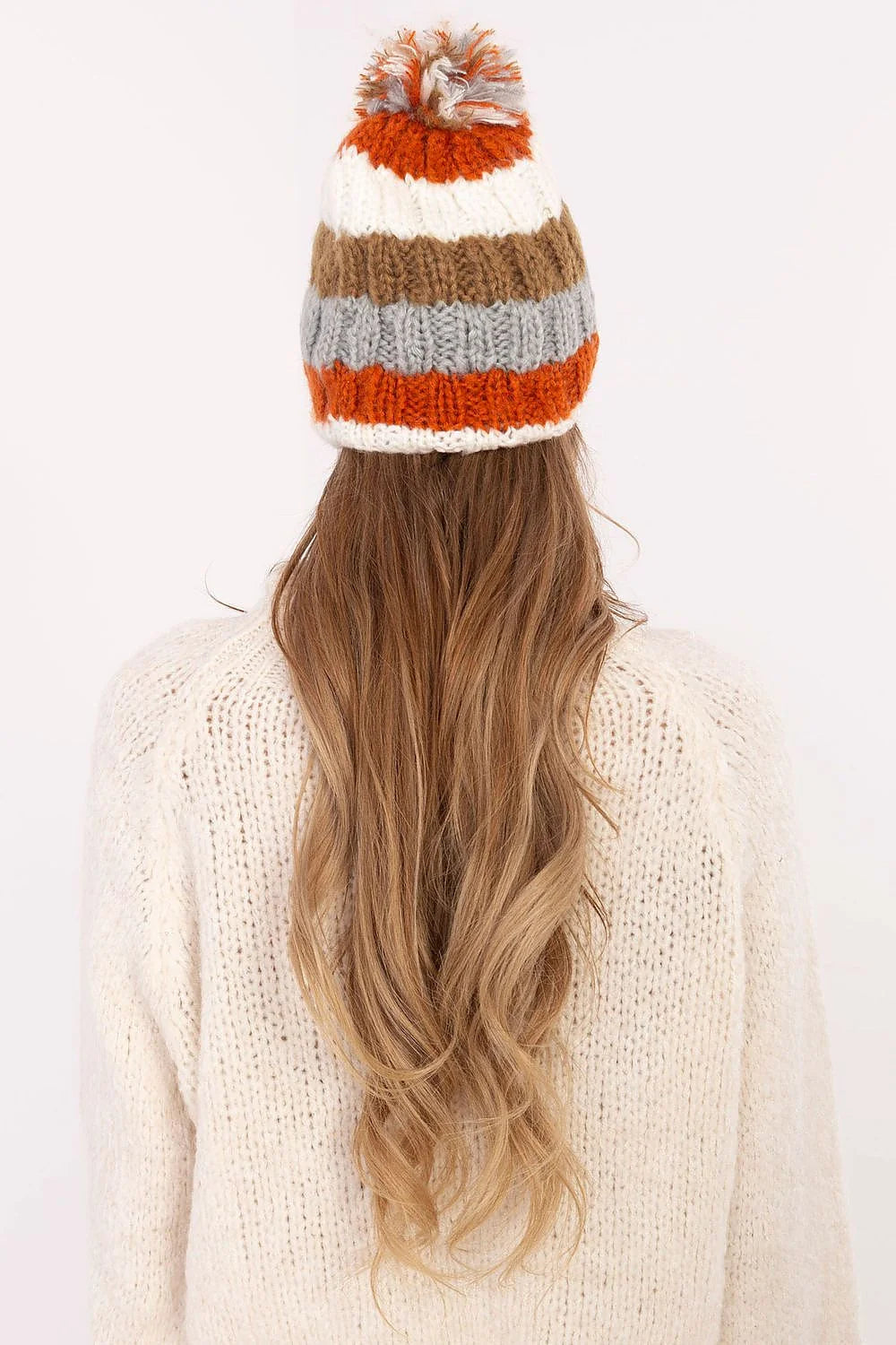 Bonnet AT avec pompon multicolore tricoté en laine pour femmes, style décontracté, look hivernal élégant, confort optimal