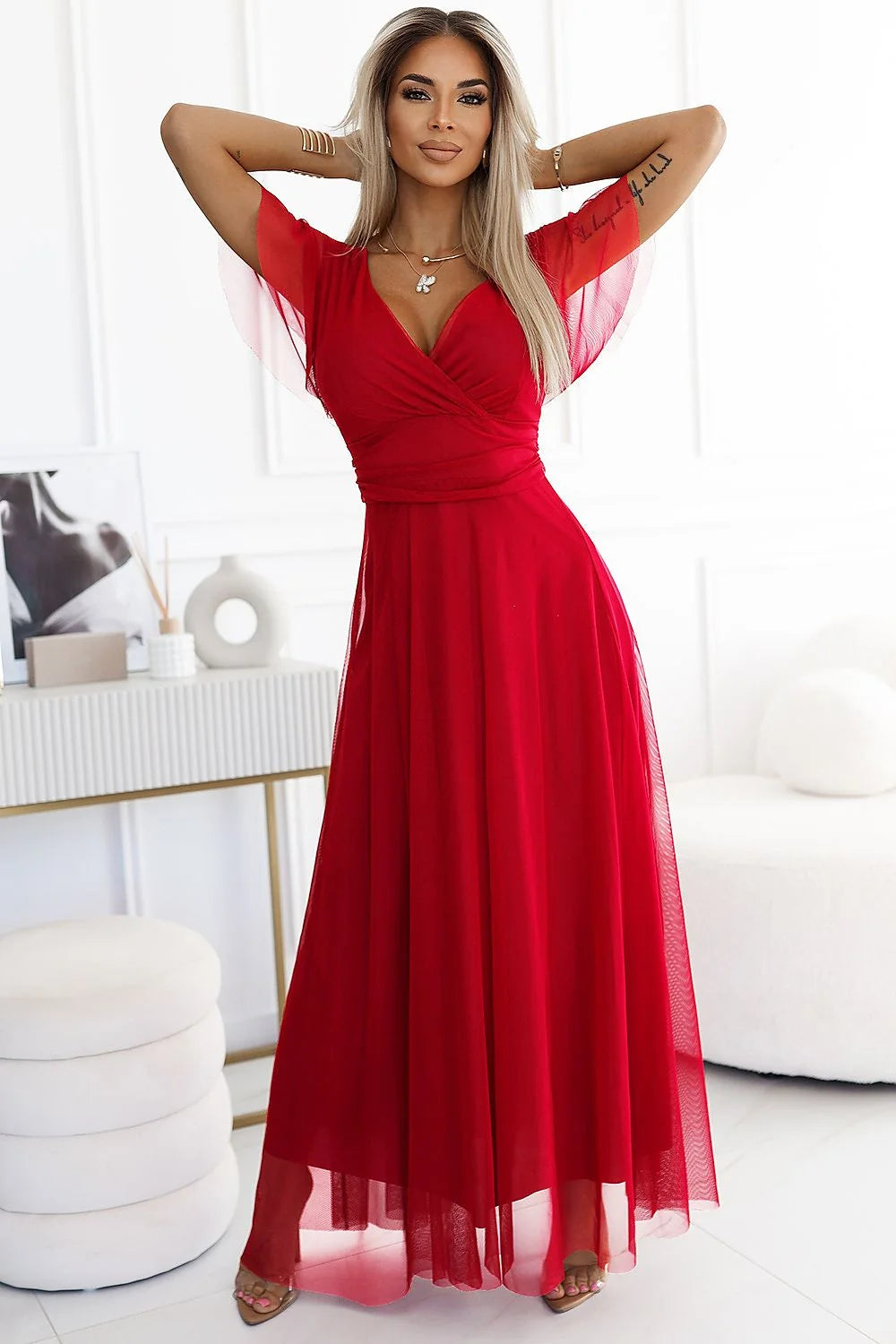 Robe longue élégante pour femme en tissu maille rouge vif décolleté en V croisé manches courtes transparentes taille marquée occasion soirée gala