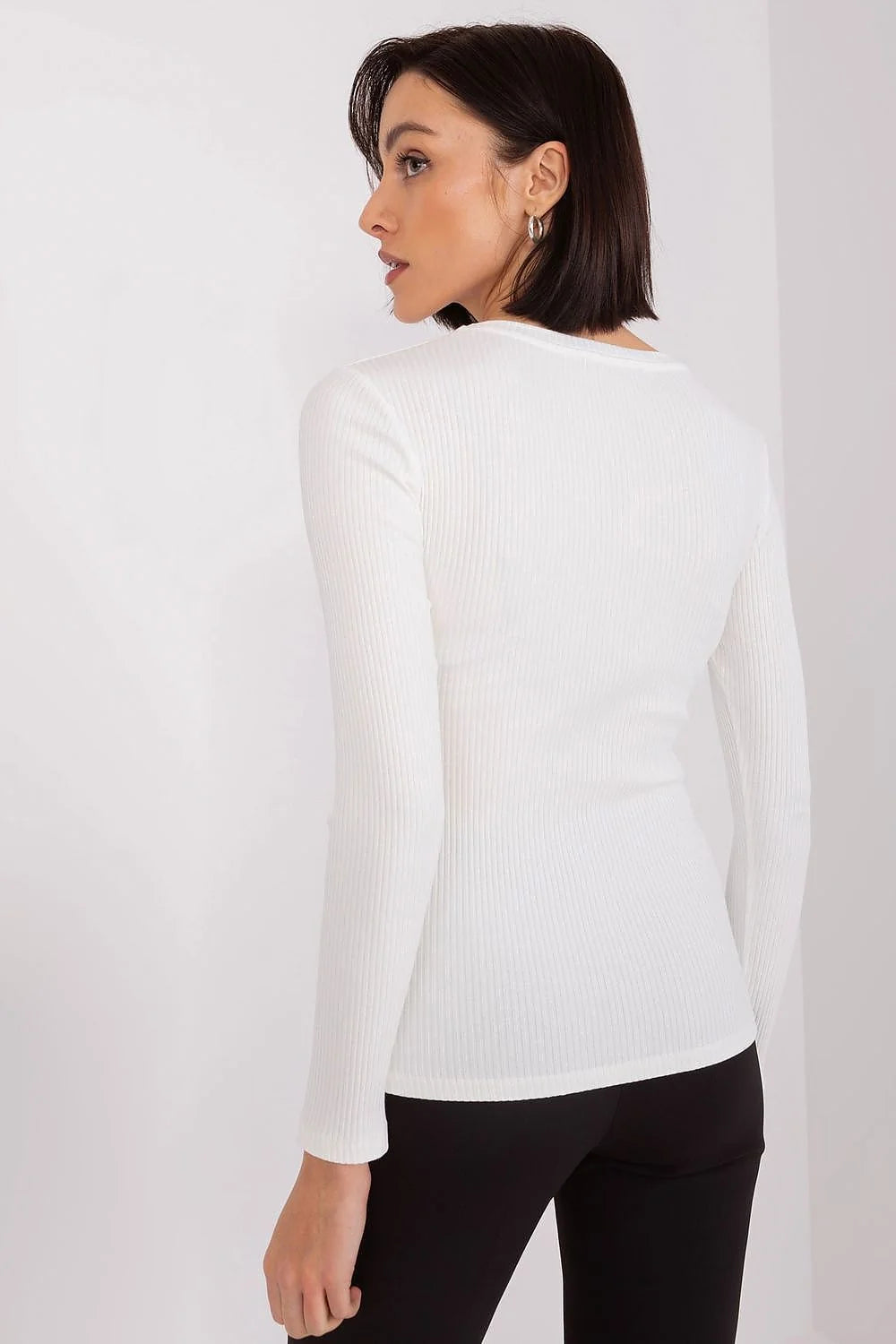 Chemisier BFG en coton texture côtelée manches longues encolure V silhouette ajustée couleur blanche versatile femmes