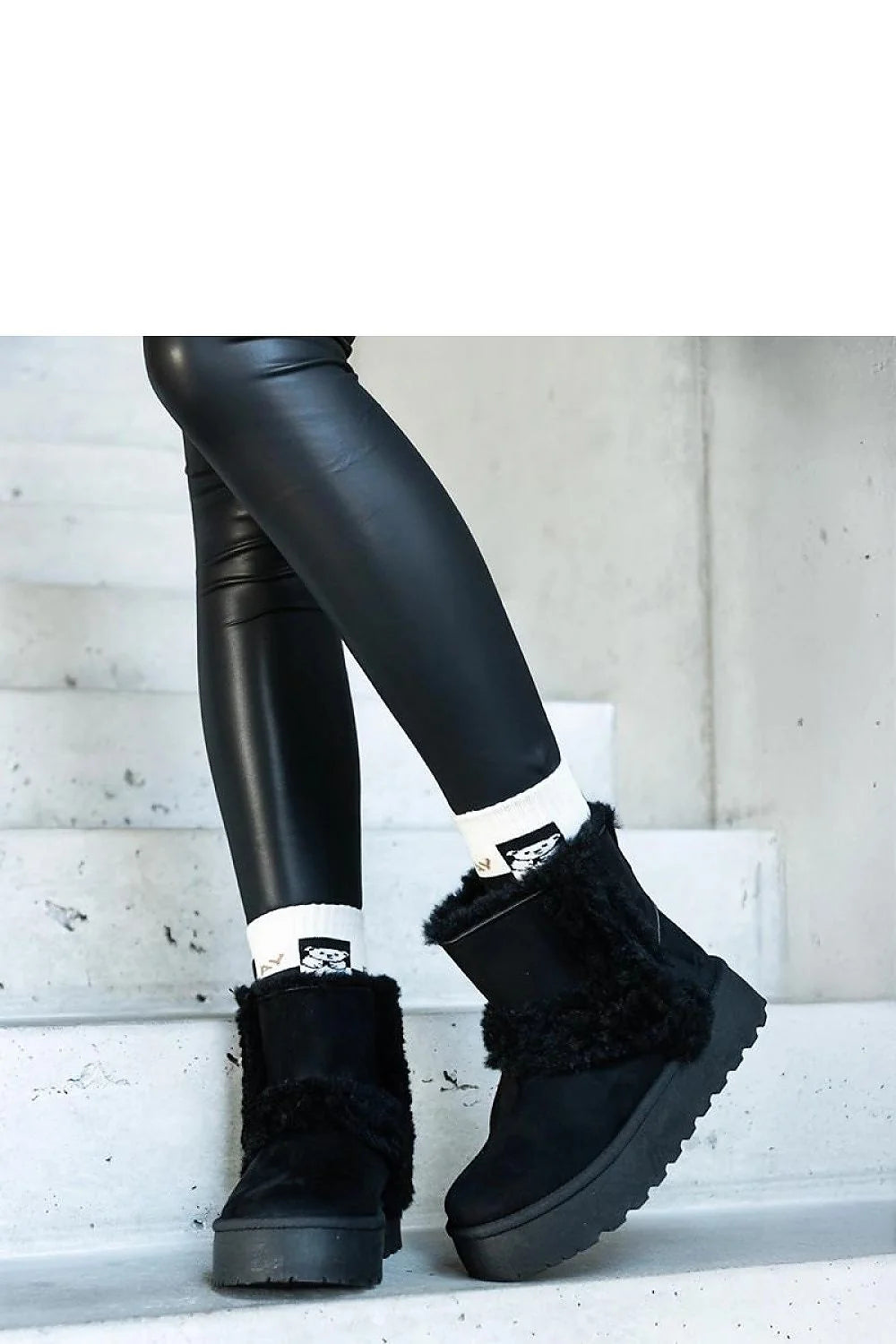 Bottes neige suède noir élégantes mi-mollet avec fausse fourrure confortables pour femmes modernes hiver