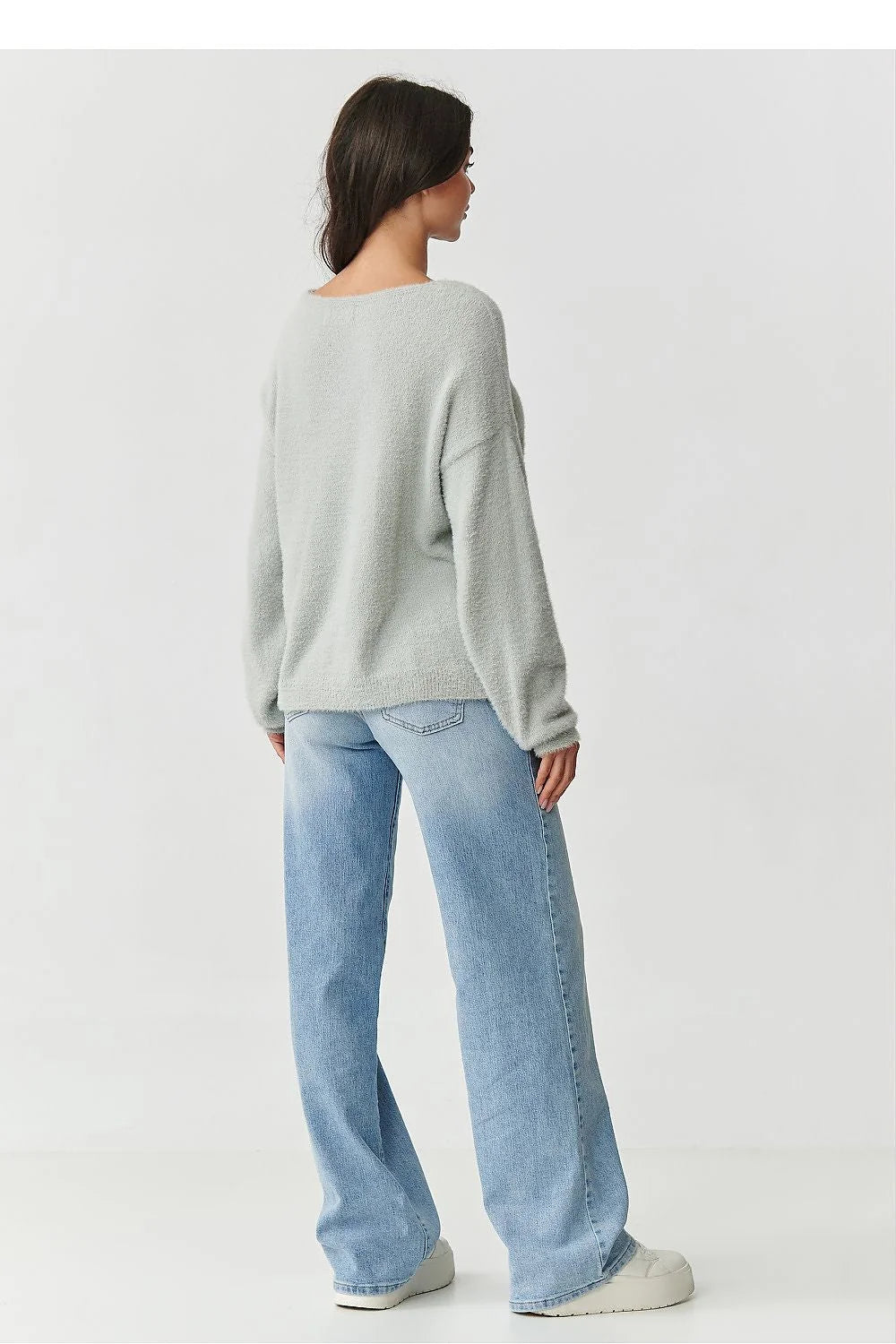 pull oversize femme maille duveteuse encolure bateau manches bouffantes longueur hanches vert sauge pâle polyamide doux moelleux cocooning automne hiver