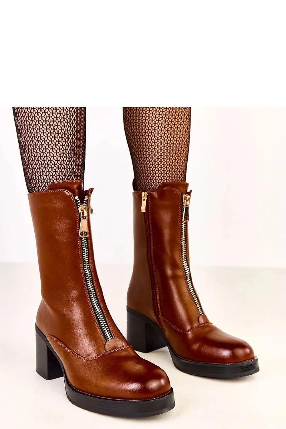 bottines femme mi mollet cuir artificiel cognac talon bloc moyen bout rond fermeture eclair frontale doree semelle noire doublure chaude