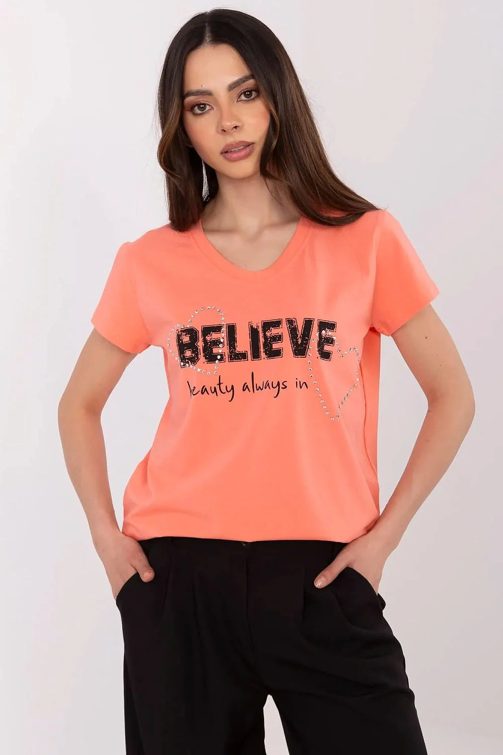 T-shirt femme moderne casual manches courtes corail vif message cœur strass BEAUTY ALWAYS IN BELIEVE