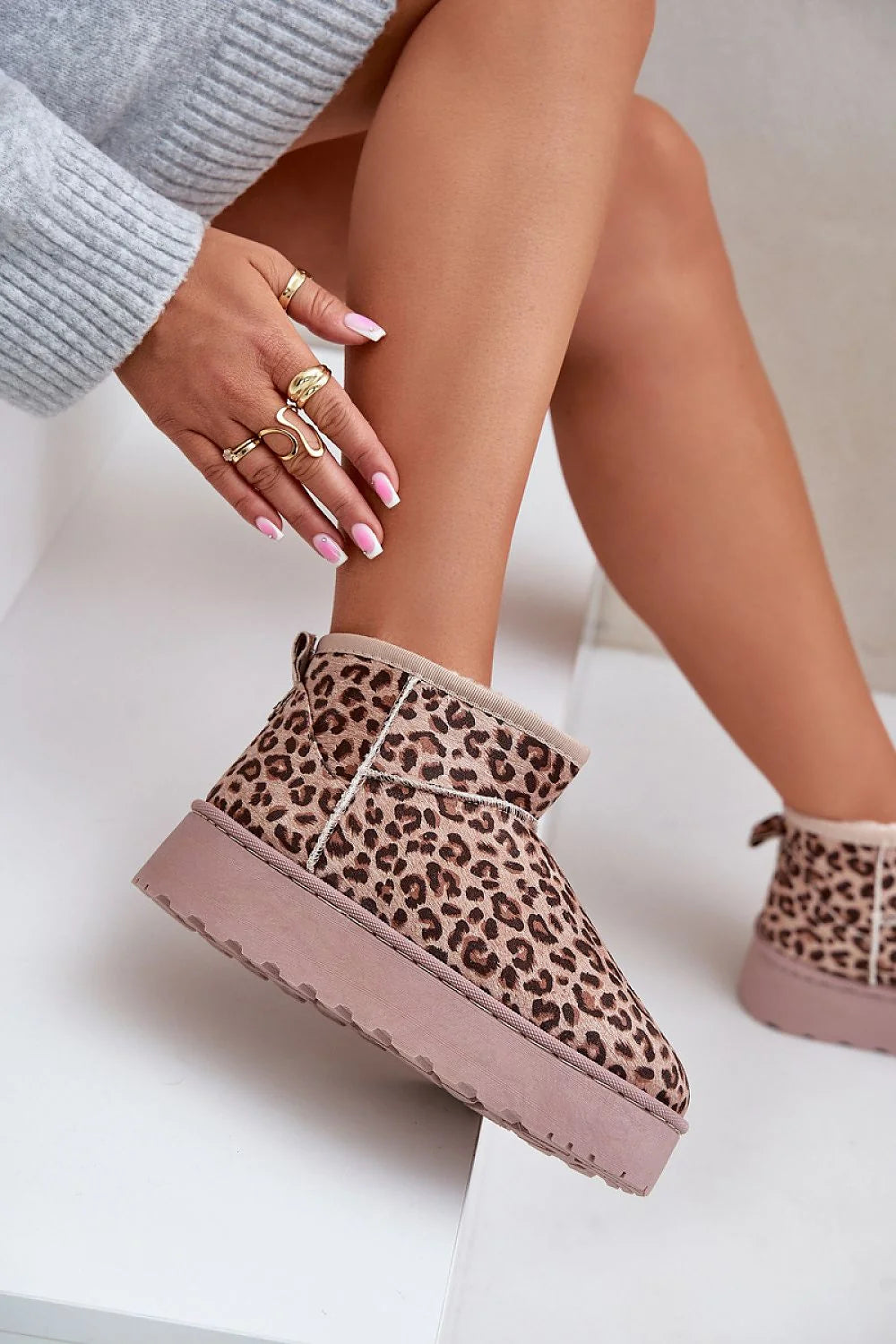 Bottines en suédine écologique léopard confort chaud semelle épaisse style tendance hiver femmes modernes
