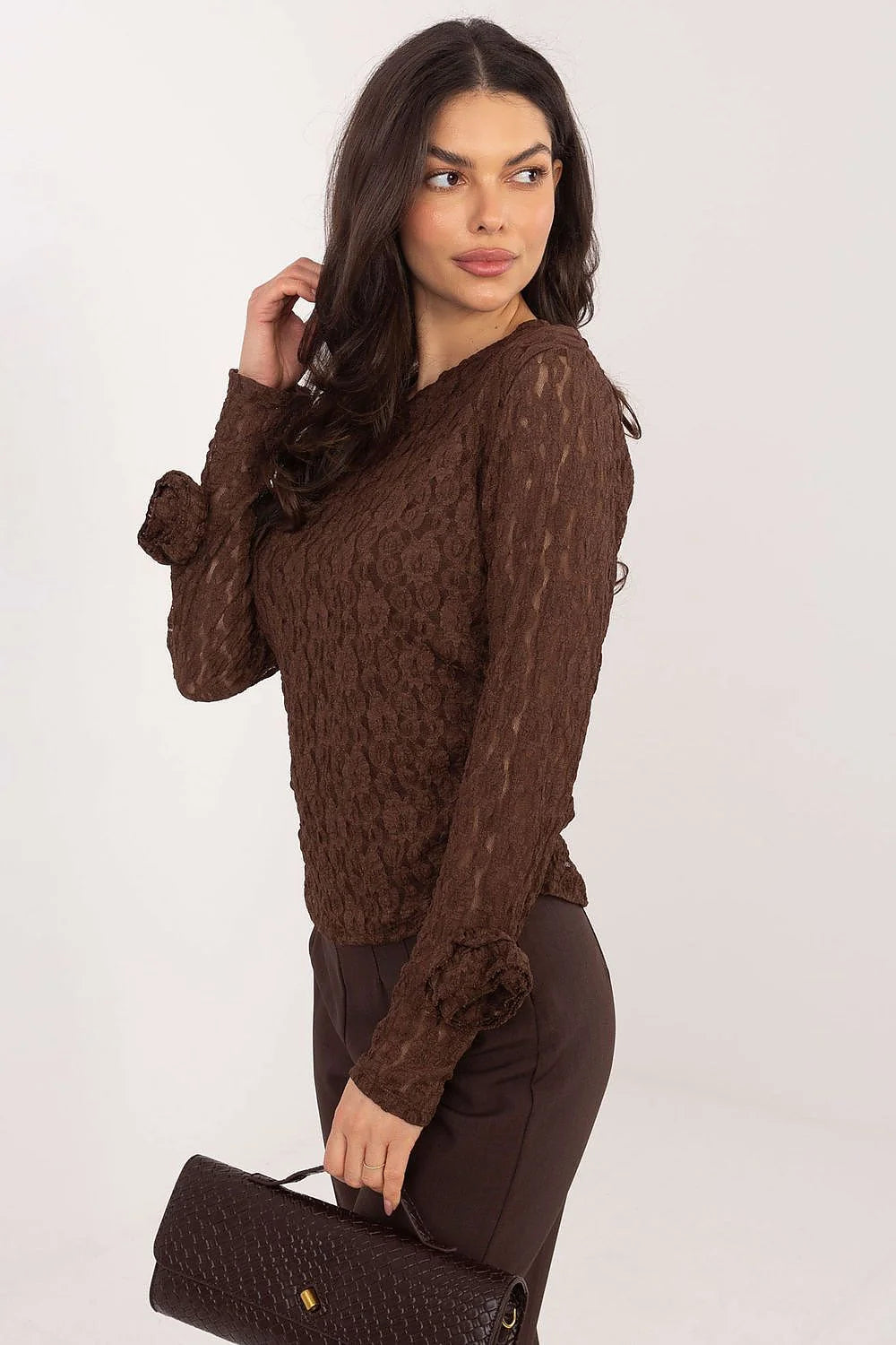 blouse dentelle florale chocolat marron manches longues transparentes col rond ajustée doublée viscose élasthanne ornées rosaces élégante confortable