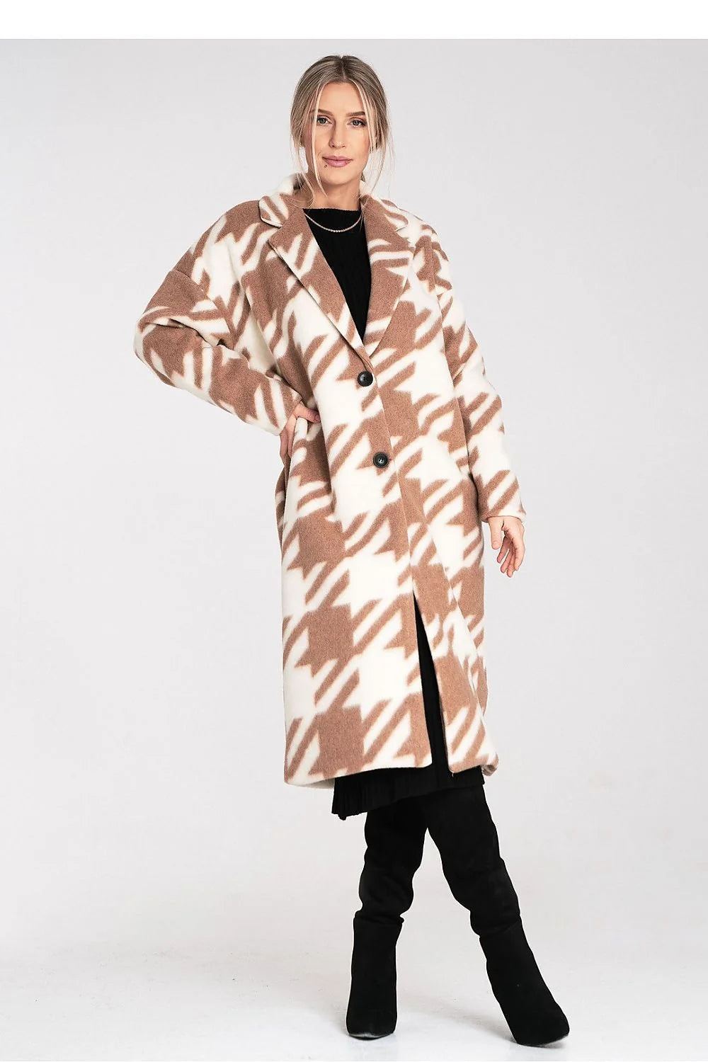 manteau long femme oversize midi pieddepoule beige lainage épais col cranté épaules tombantes boutons contrastants poches latérales fente coupe droite