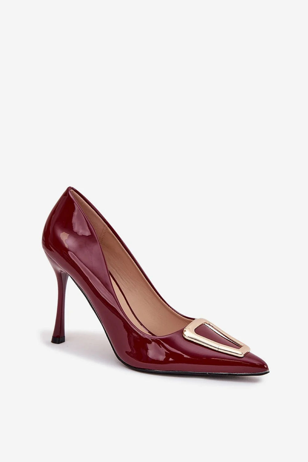 escarpins talons aiguilles vernis bordeaux bout pointu silhouette slim slipon maintien près pied boucle métal doré ornement élégant féminin sophistiqué