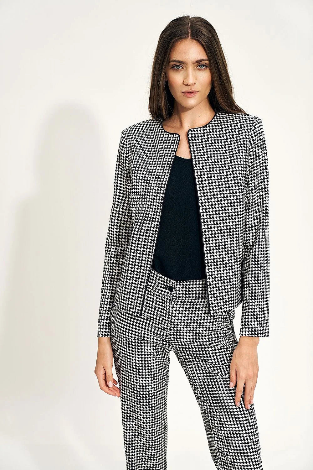 blazer Nife femme pieddepoule noir blanc coupe ajustée col absent manches longues bordure contrastée taille haute bouton devant polyester viscose