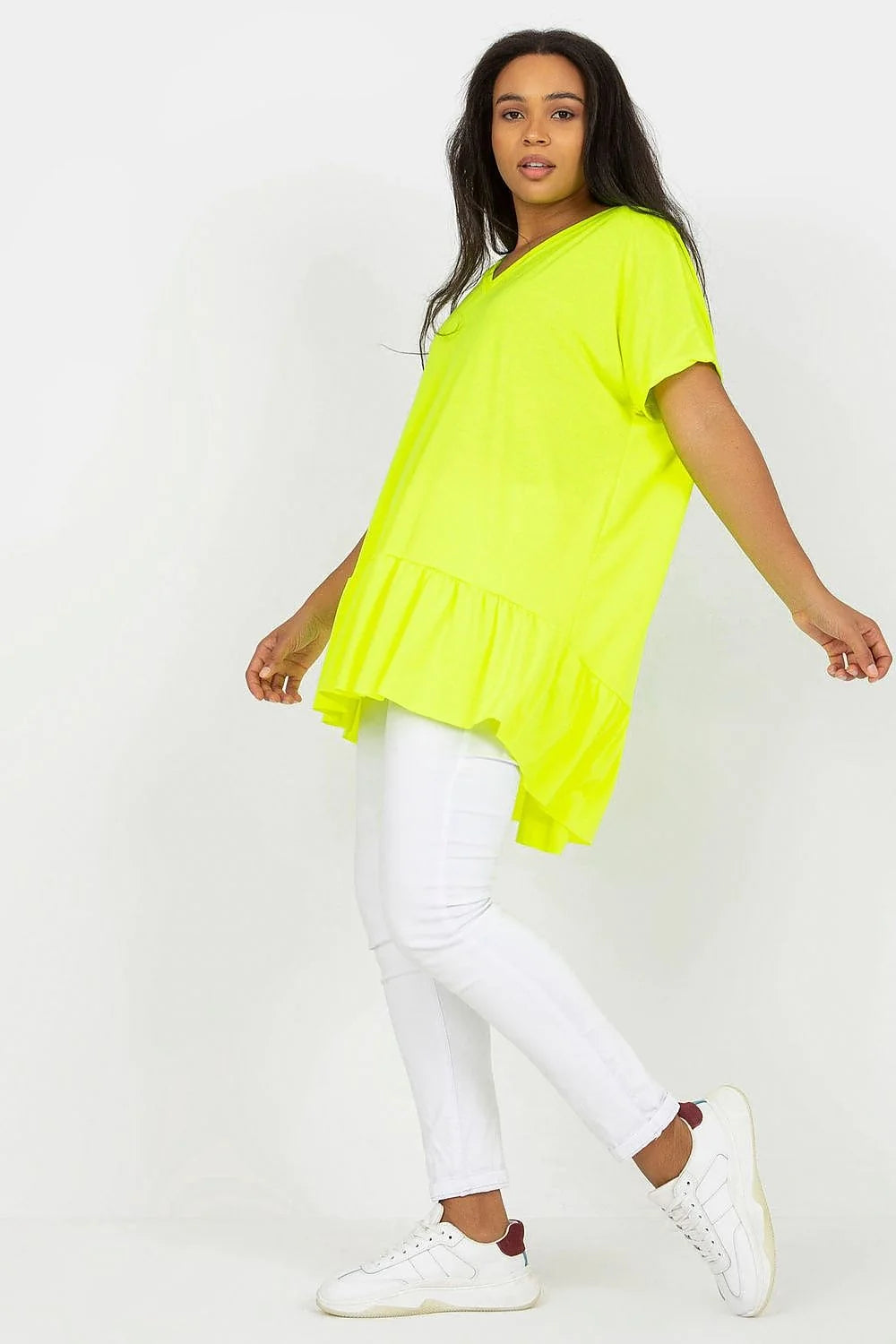 Tunique viscose élasthanne jaune fluo coupe ample décolleté V manches courtes volants bas asymétrique style moderne occasion quotidienne