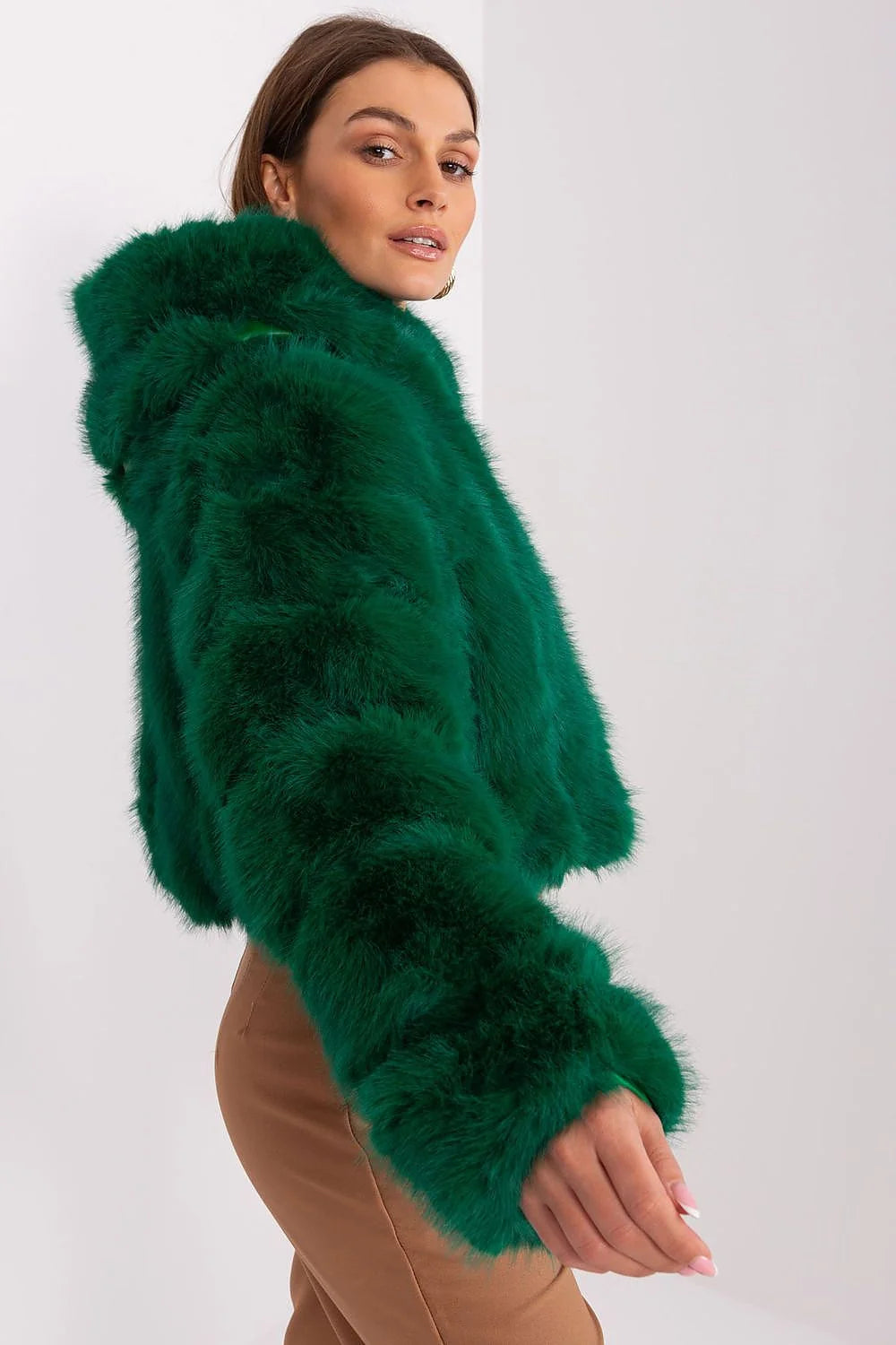Veste en fausse fourrure émeraude femme design luxueux coupe ample col montant manches longues occasion soirée travail automne hiver