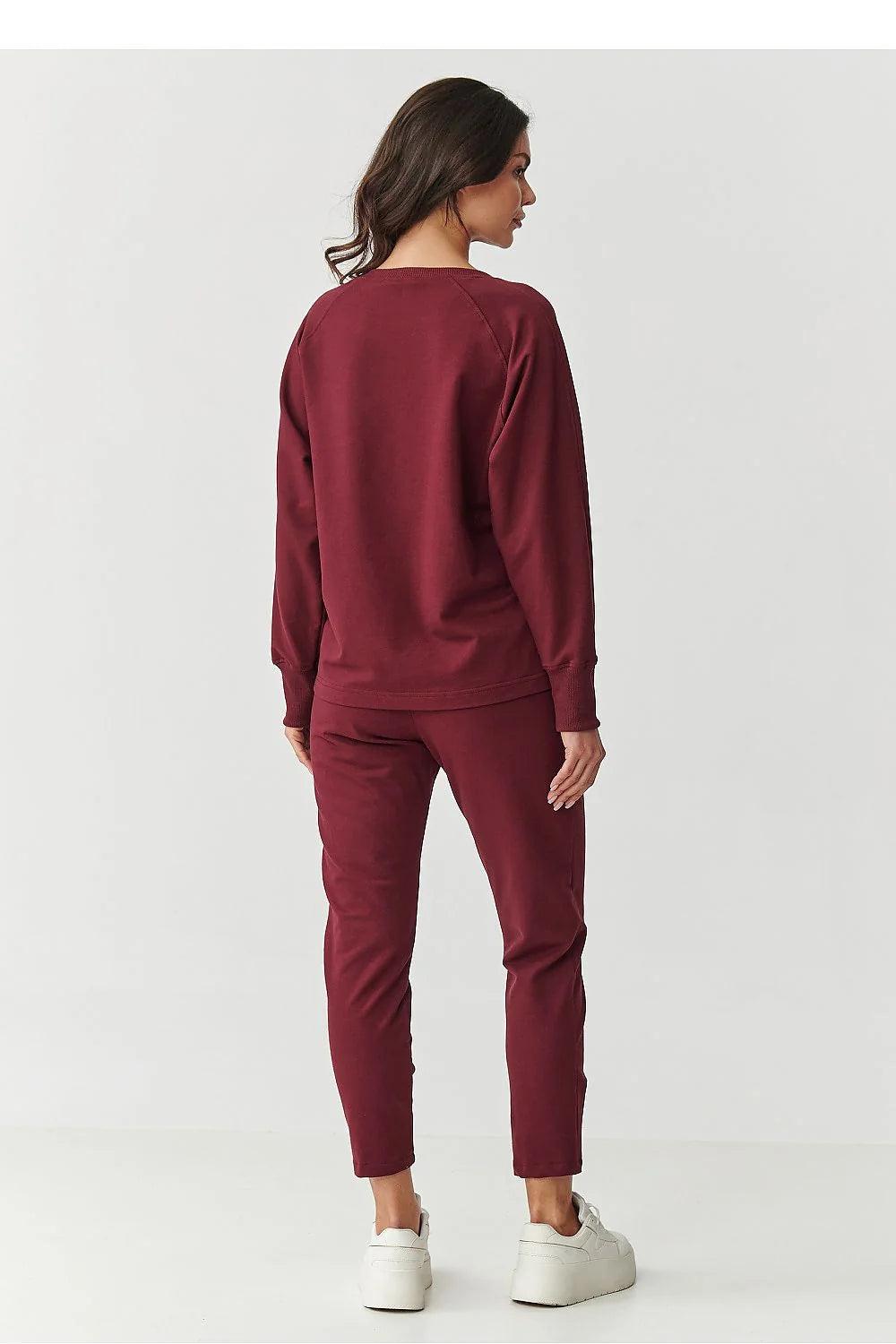 ensemble loungewear femme bordeaux molleton coton élasthanne sweatshirt col rond manches longues poignets côtelés pantalon jogger taille élastique poches