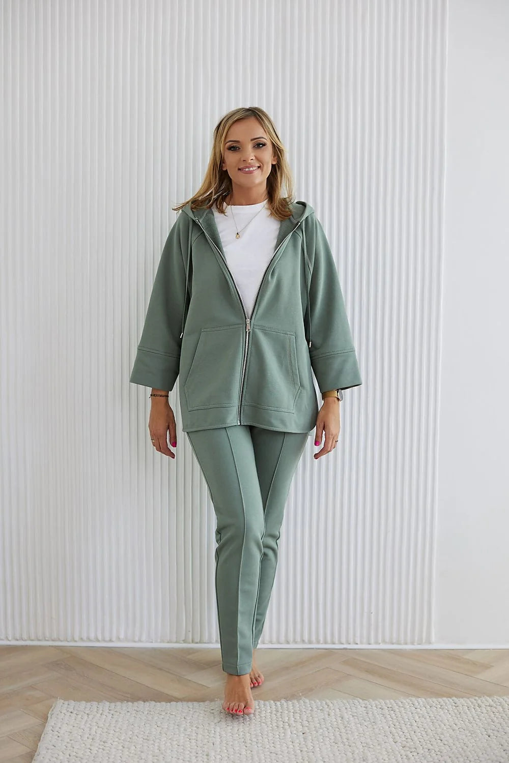 pantalon survêtement femme taille haute coupe slim sage vert stretch doux extensible ponte épais fuselé cheville élégant minimaliste confort durable