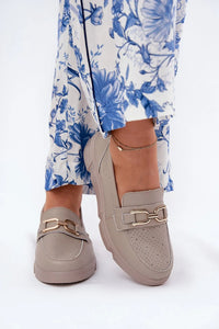 Mocassins pour femme en cuir naturel élégants talon compensé confortable style moderne bijoux dorés