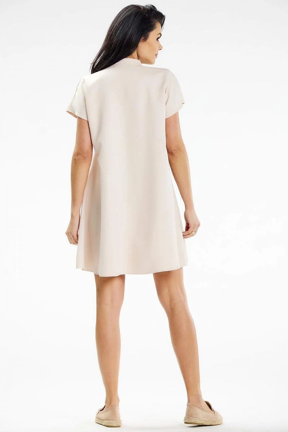 Robe de jour awama chic moderne couleur beige crème mini trapeze manches courtes col montant fente encolure elasthanne polyester femmes