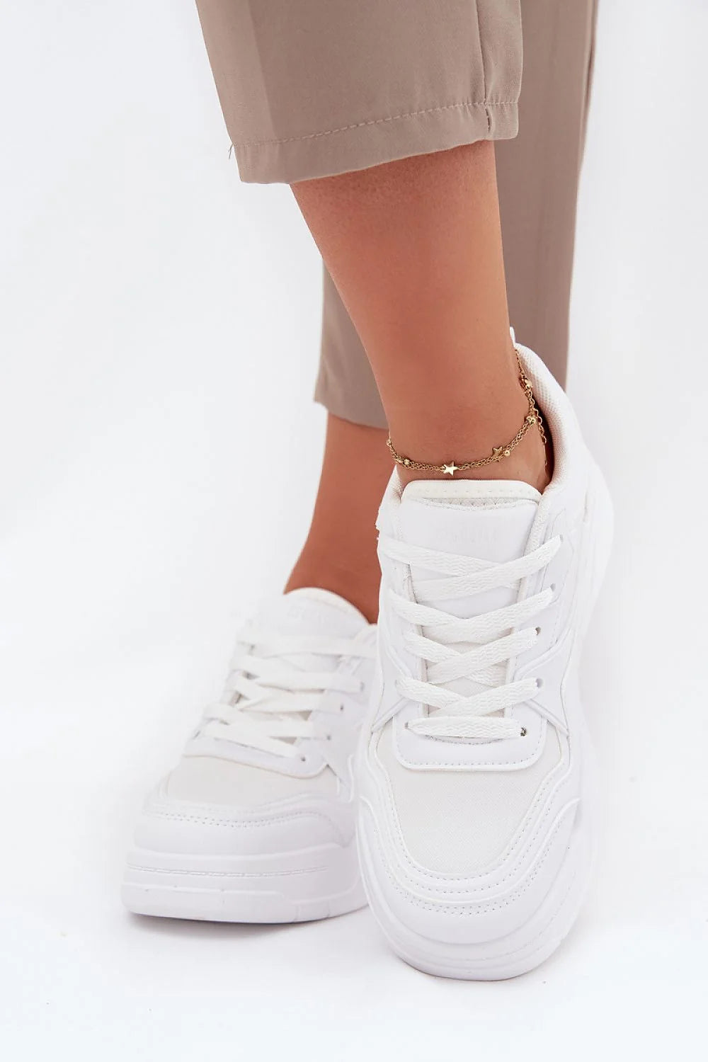 baskets femme blanches sneakers basses BigStar similicuir textile lacetsplats colrembourré semelleépaisse amortissante plateforme35mm hipolysystem respirante absorbante durable confortables