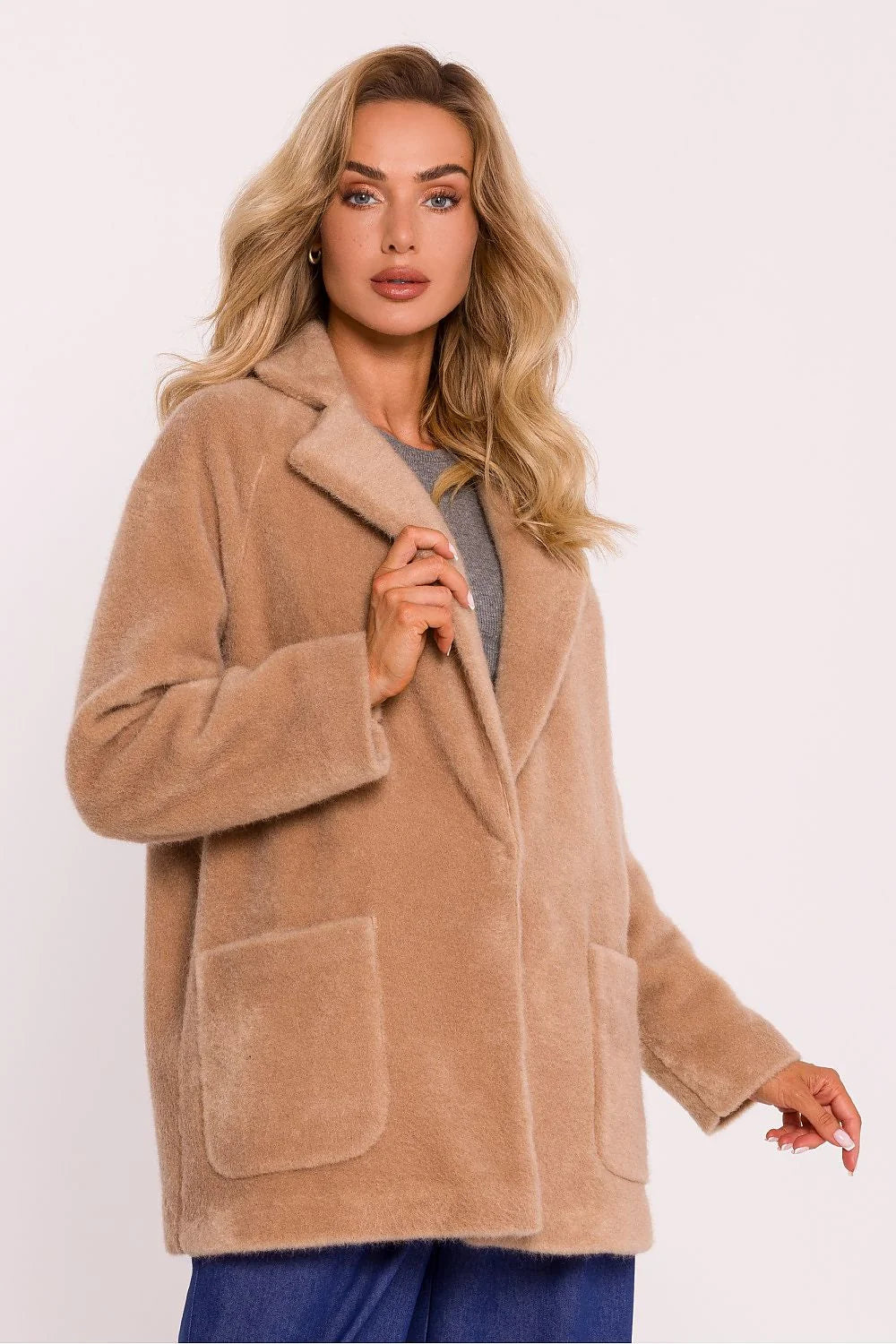 Manteau Moe pour femmes en tissu duveteux style classique beige clair coupe oversize avec col à revers et poches intégrées