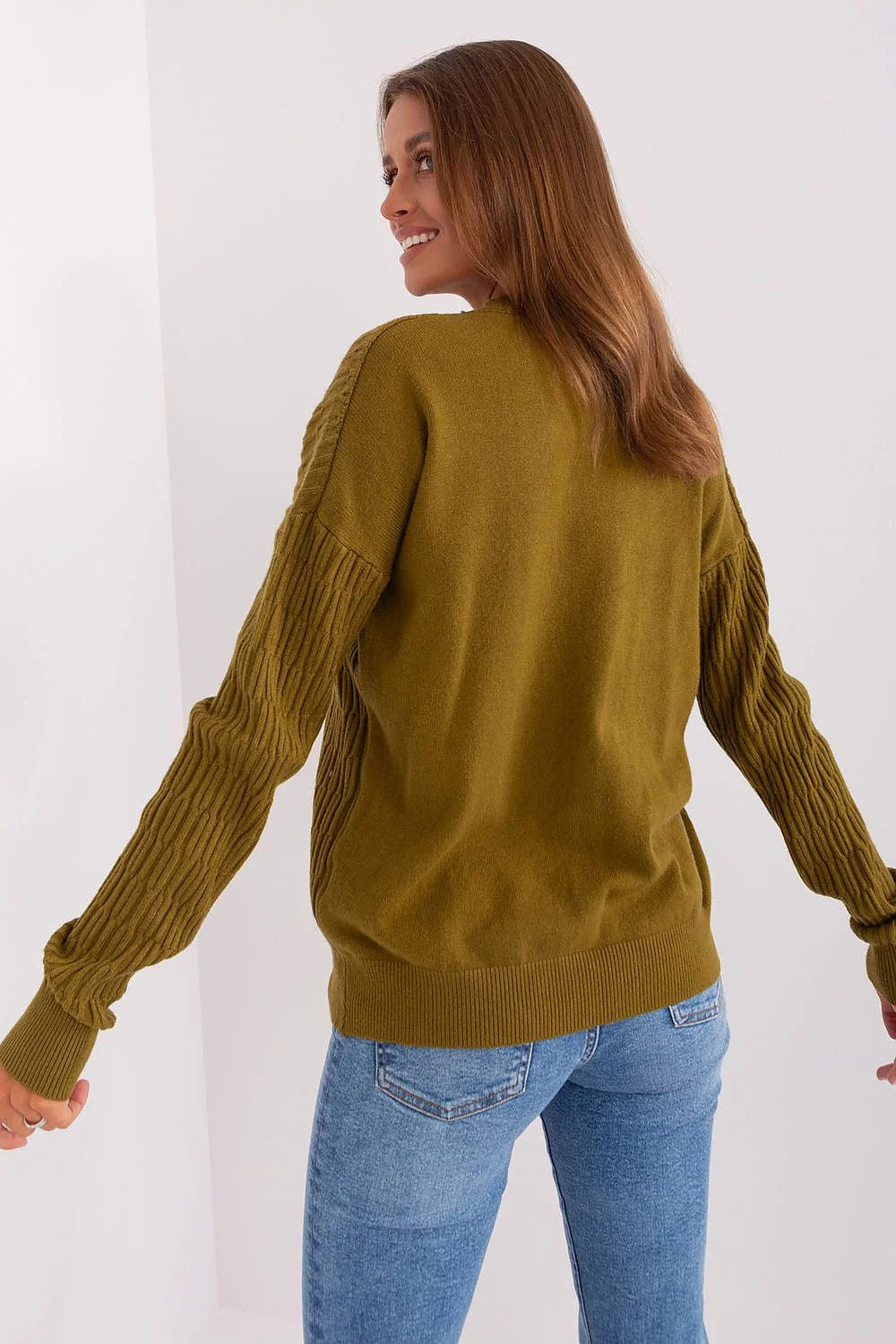 Pull élégant pour femme manches longues couleur kaki matière tricotée texture relief style casual-chic polyvalent