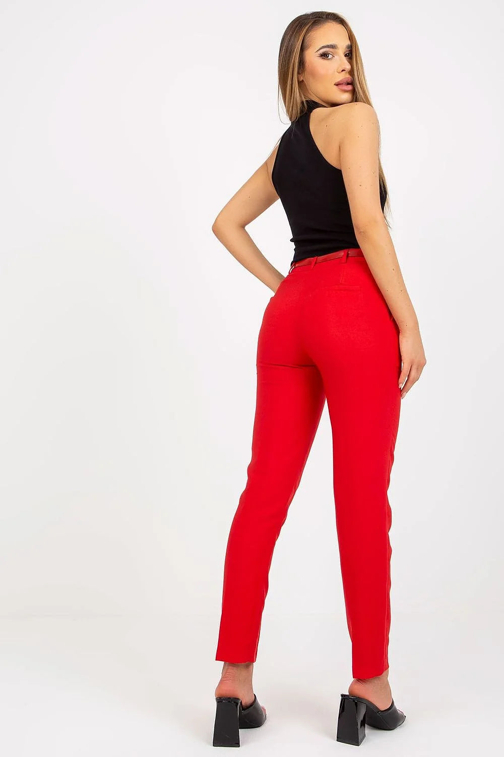 Pantalon femme taille haute jambes fuselées couleur rouge vif ceinture métallique occasionnel work party casual