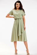 Robe de jour moderne élégante longueur midi manches courtes encolure ronde vert sauge viscose polyester ceinture à nouer femme