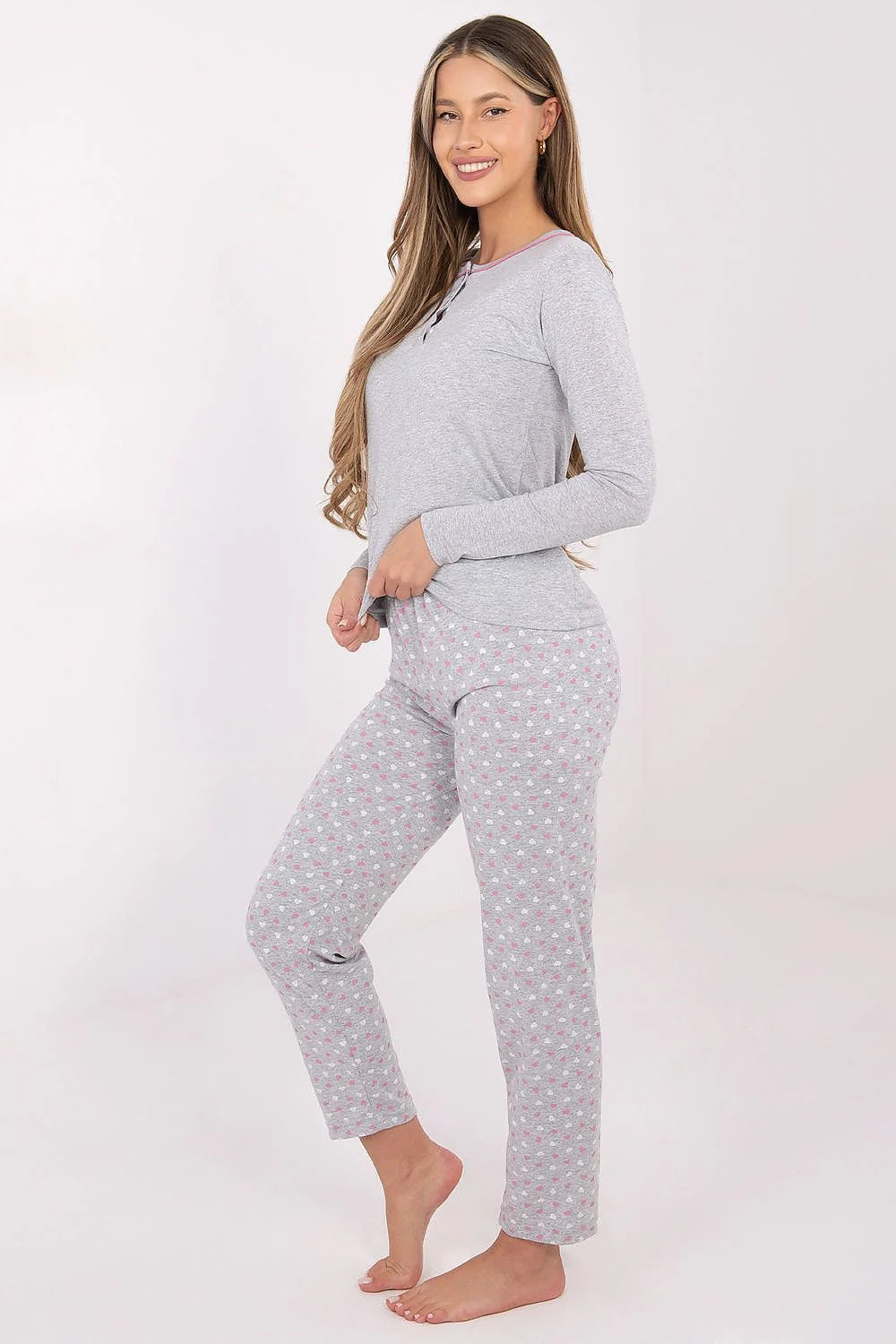 pyjama femme deux pièces coton doux confortable manches longues col rond boutons décoratifs pantalon droit gris chiné cœurs blancs roses