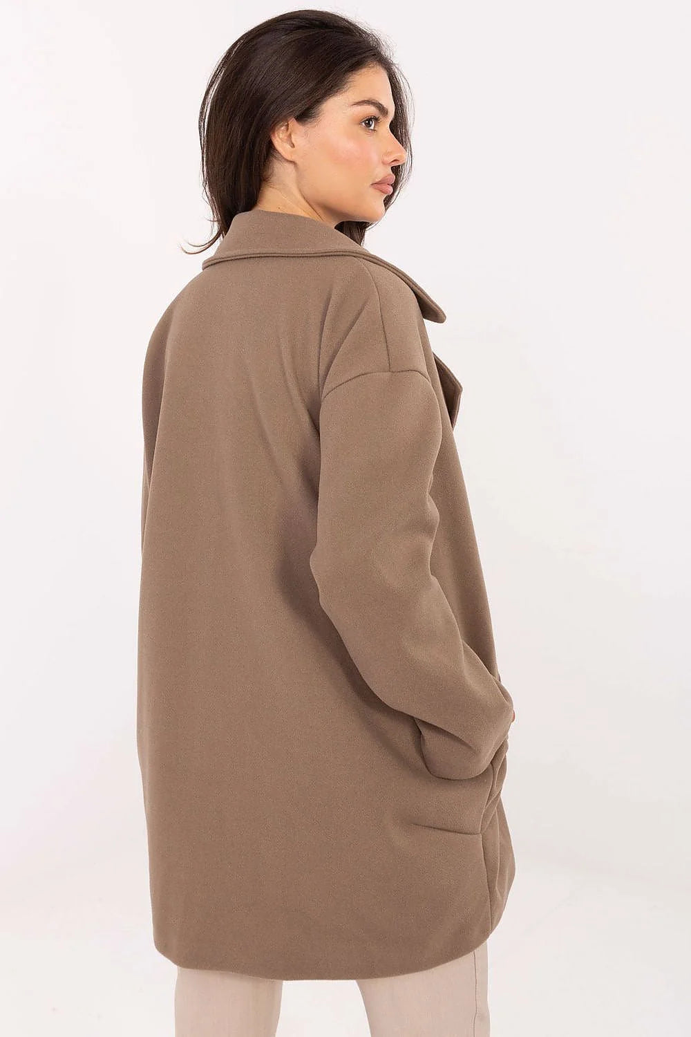 manteau femme mi long double boutonnage taupe coupe droite oversize grand col revers polyester poches rabat manches longues