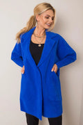 Manteau pour femme couleur bleu électrique moderne sophistiqué col à revers mélange angora polyester viscose laine automne hiver longueur mi-cuisse poches frontales