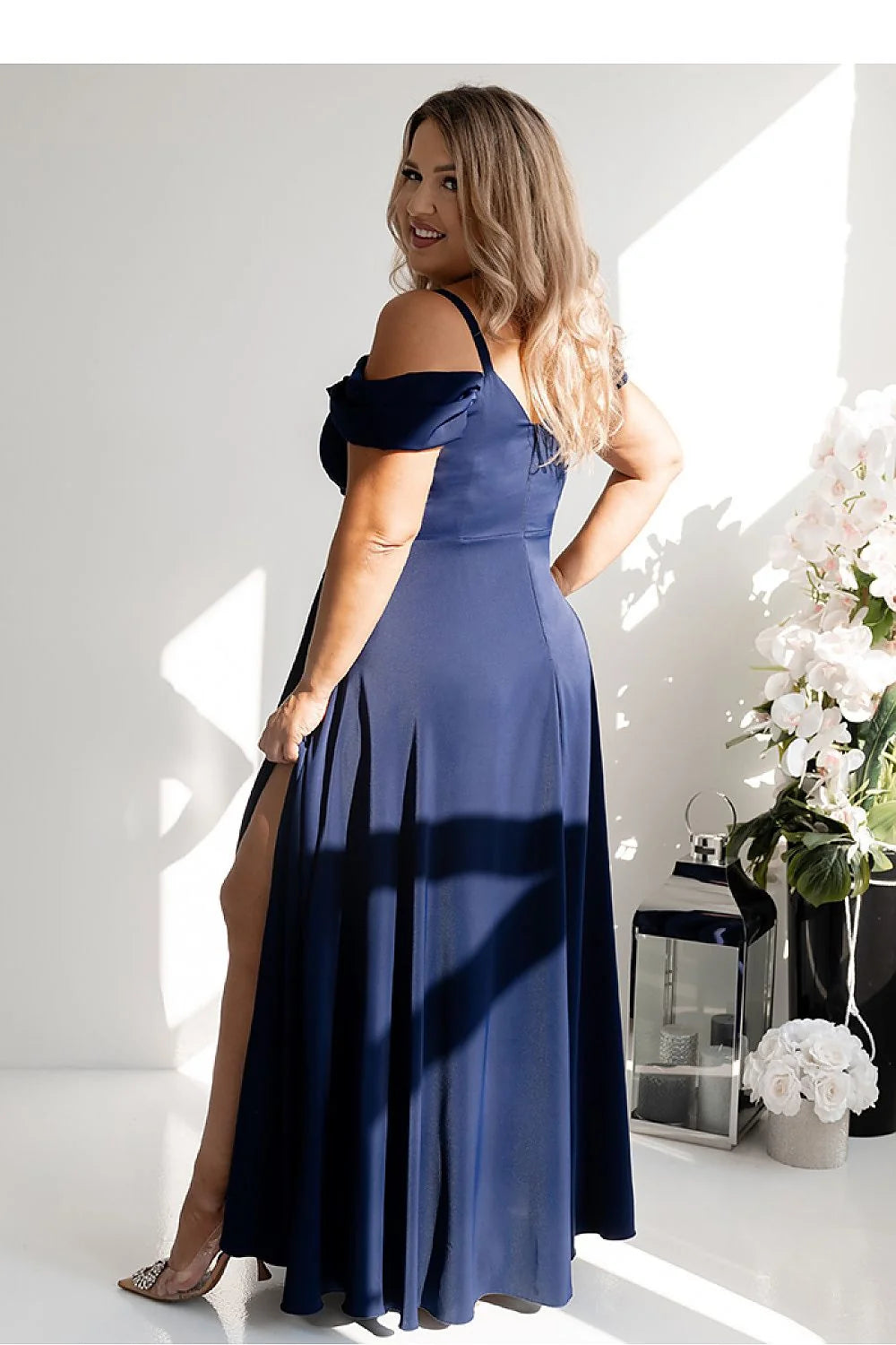 robe longue soirée bleu marine cachecoeur bretelles fines manches tombantes coupe empire corsage drapé fronces taille jupe fluide légère cérémonie