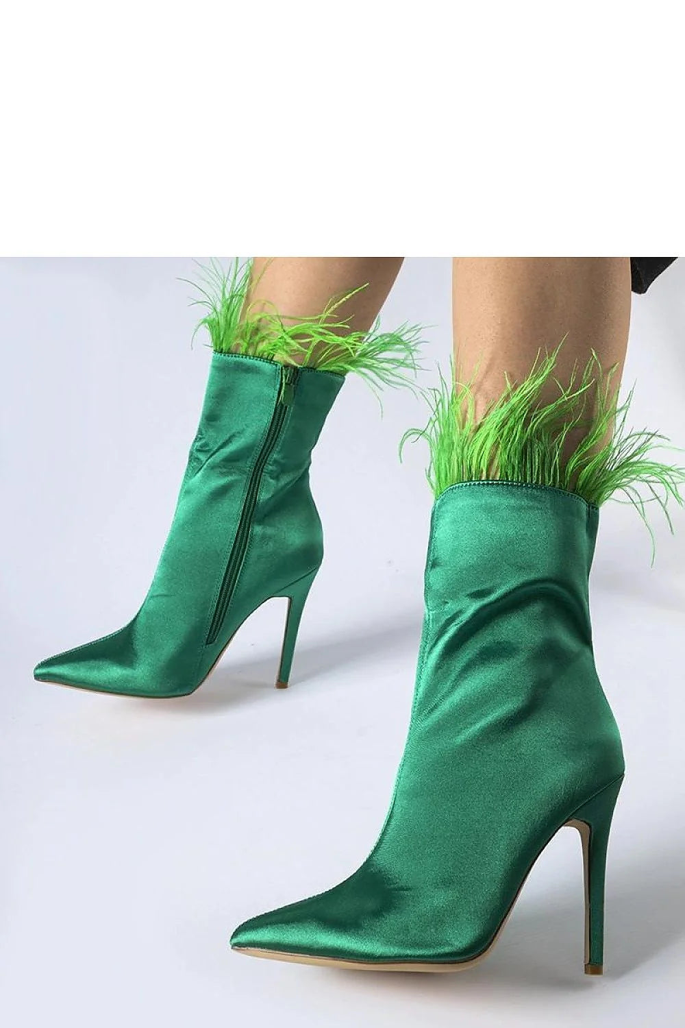 bottes Selvena satin vertes émeraude talons aiguilles stiletto bout pointu tige cheville plumes col brillant glamour