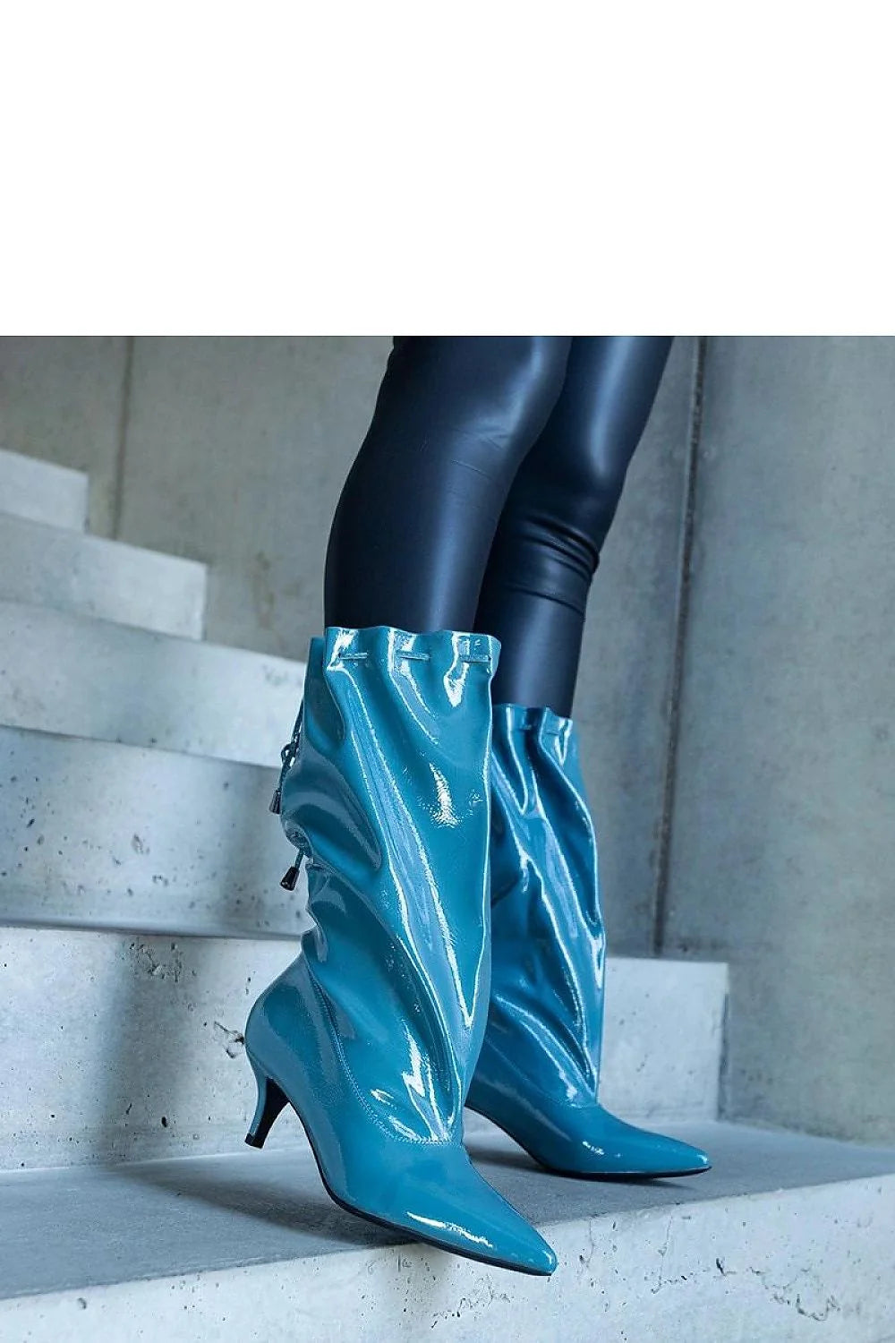 bottes bleu ciel talons bas kitten mi mollet verni similicuir écologique doublure chaude facile enfiler pointu