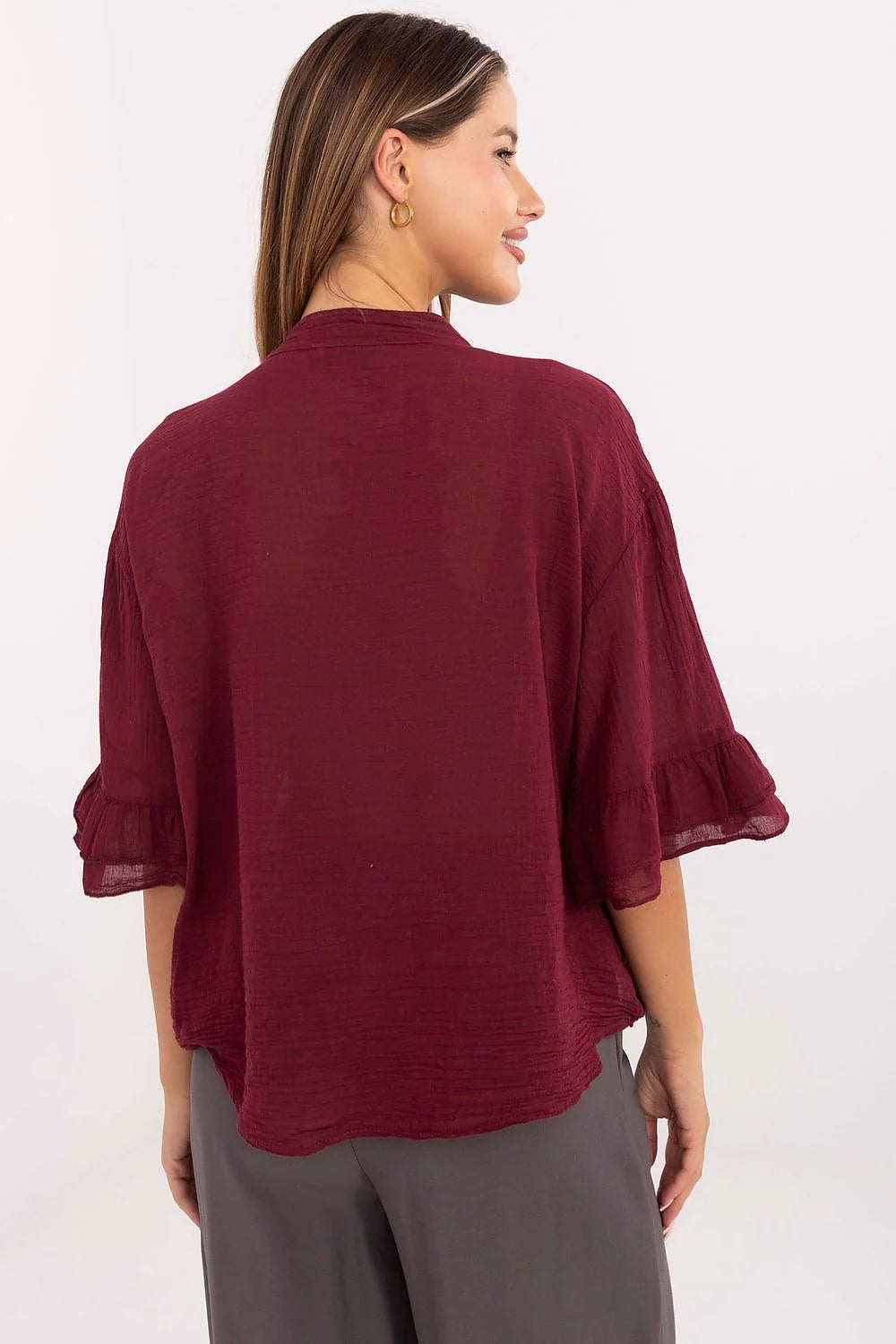 Chemise bohème femme longueur standard manches 3/4 volants couleur rouge bordeaux coton léger élégance confort style versatile