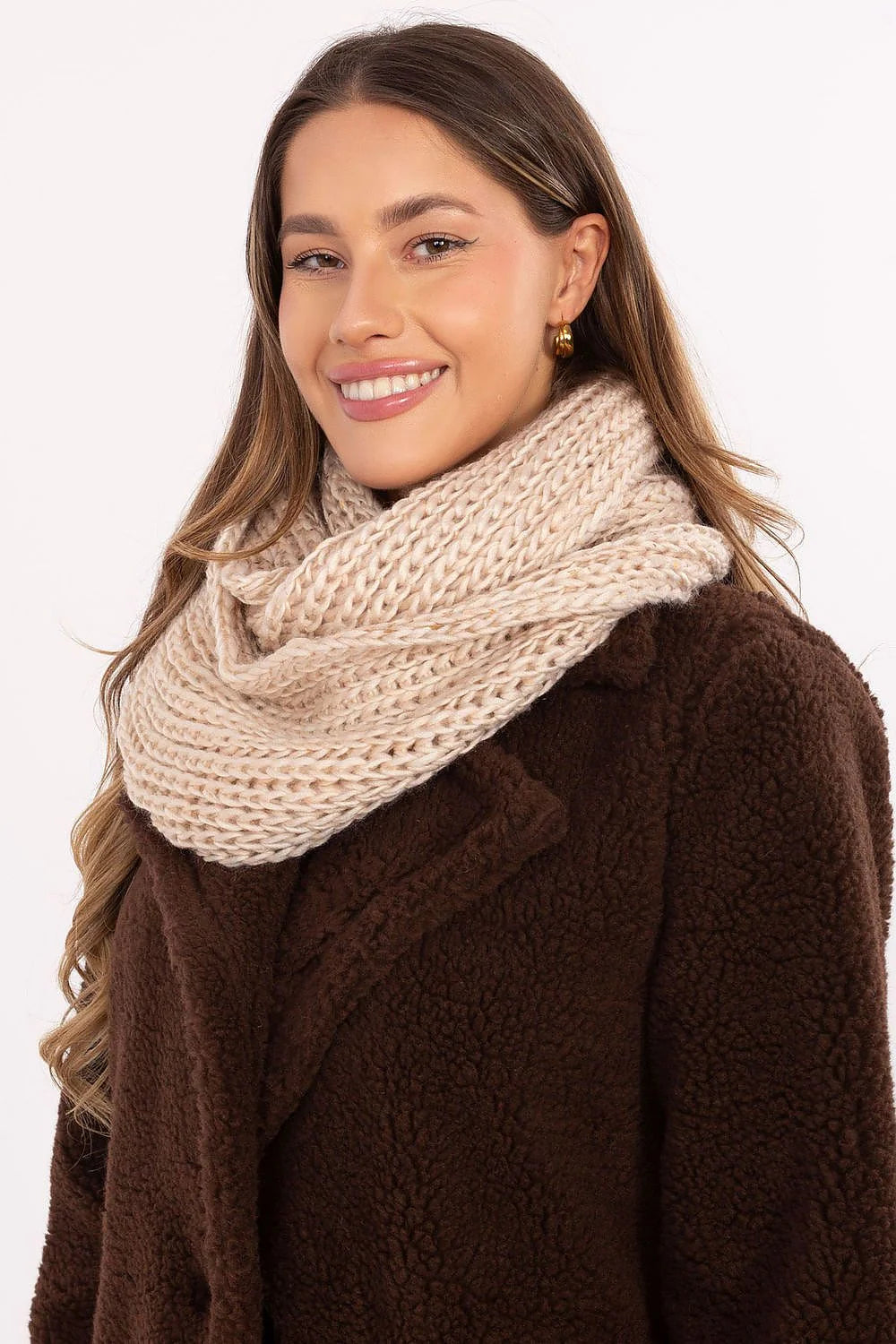 snood femme infinity tube grosse maille beige clair moelleuse texturée tricot épais grand volume double tour chaleur isolante