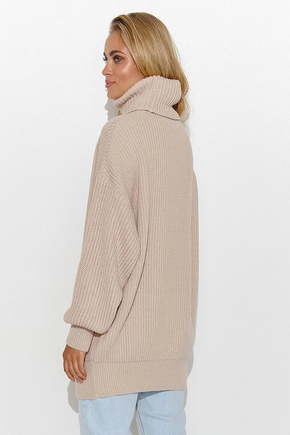 Pull féminin tricot col roulé molletonné maille serrée coupe ample manches longues coloris nude beige