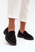 mocassins femme suède noir pampilles bout arrondi empeigne travaillée surpiqûres apparentes semelle crantée plateforme talon bas confortable maintien