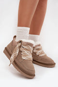 bottines neige femme daim suédine beige taupe fourrure intérieure blanche plateforme crantée semelle caoutchouc antidérapante lacets larges tressés