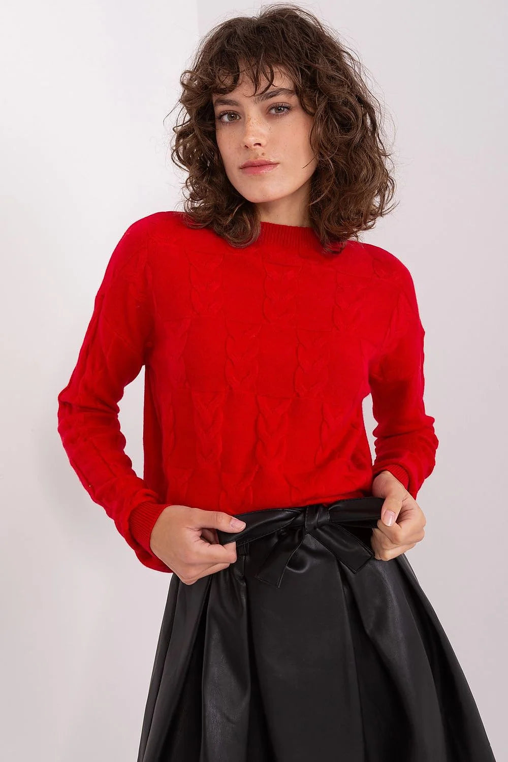 Pull pour femme en viscose nylon PBT motif torsadé rouge vif manches longues col ras-du-cou côtelé
