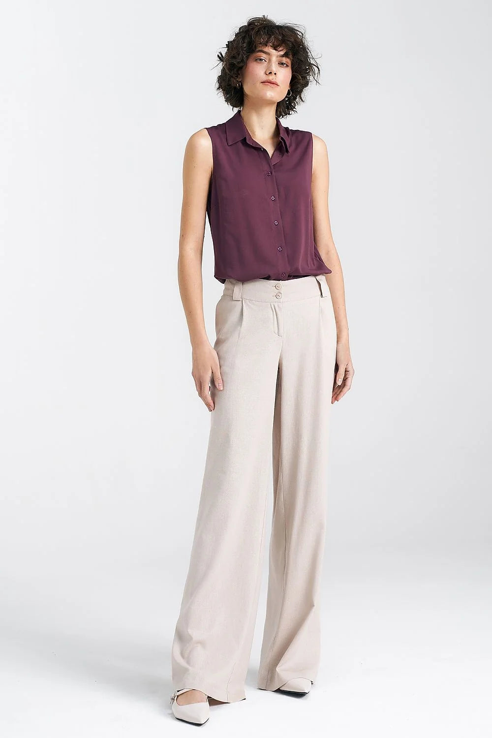 Chemise sans manches élégante couleur aubergine en viscose coupe ajustée matière douce pour femme