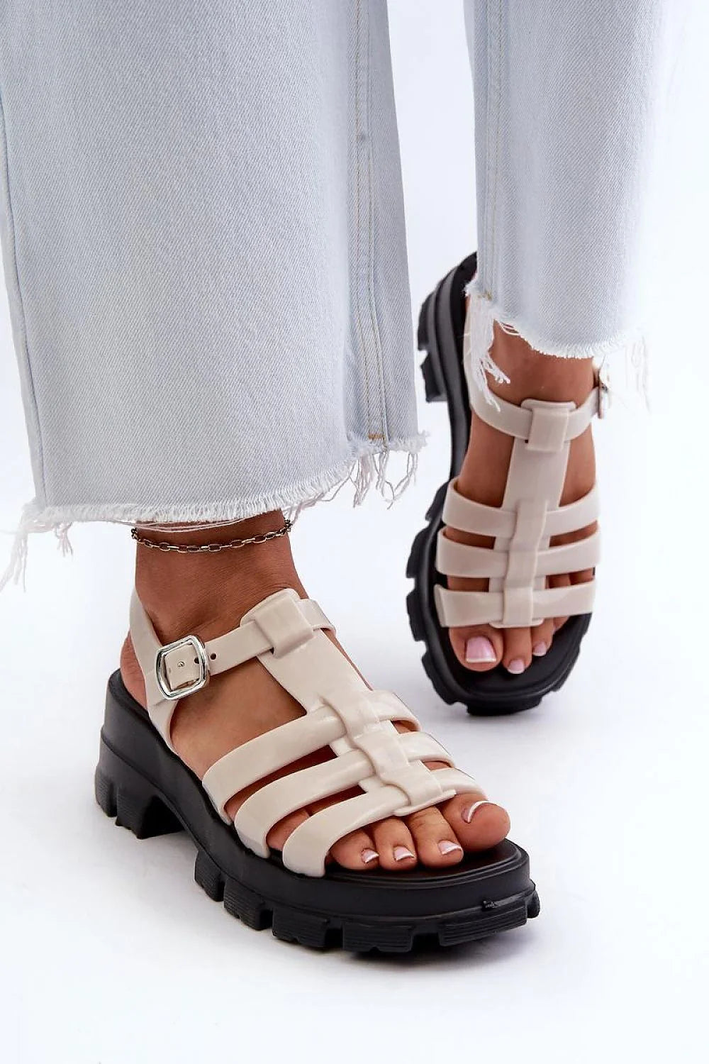 Sandales femmes design moderne cuir végétalien boucle métallique plateforme épaisse taille ajustable sandales Zaxy