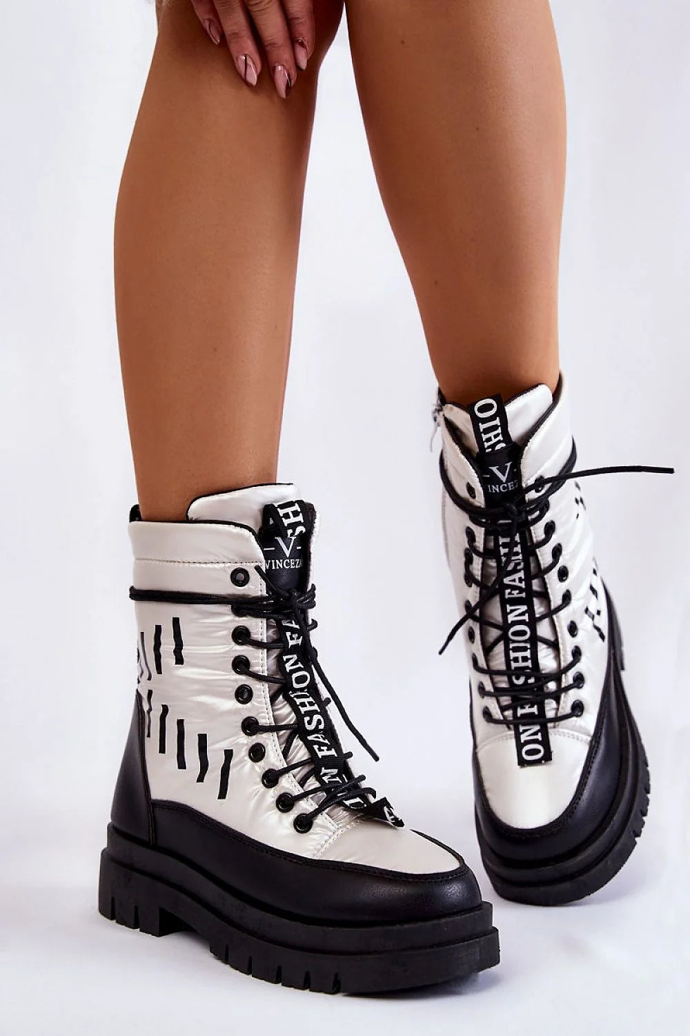 Bottes de neige Step in style design audacieux moderne femmes mode urbain tendance cuir écologique fourrure douce talon plat semelle épaisse