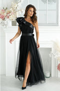 robe longue noire soirée mariage gala asymétrique épaule gauche volant satin ceinture taille marquée mousseline légère fente haute silhouette fluide
