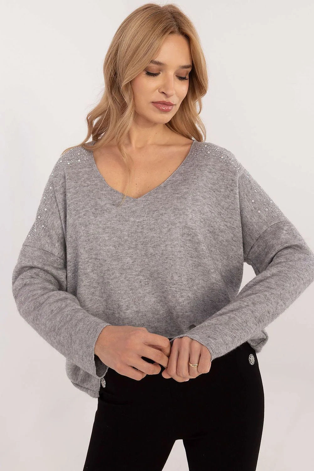 Pull pour femme gris col V viscose élasthanne longues manches strass épaules coupe ample confort élégance quotidien occasions spéciales