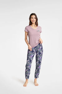 Pyjama Henderson femme deux pièces confort style doux vêtements détente nuit relaxation mode élégant coton respirant