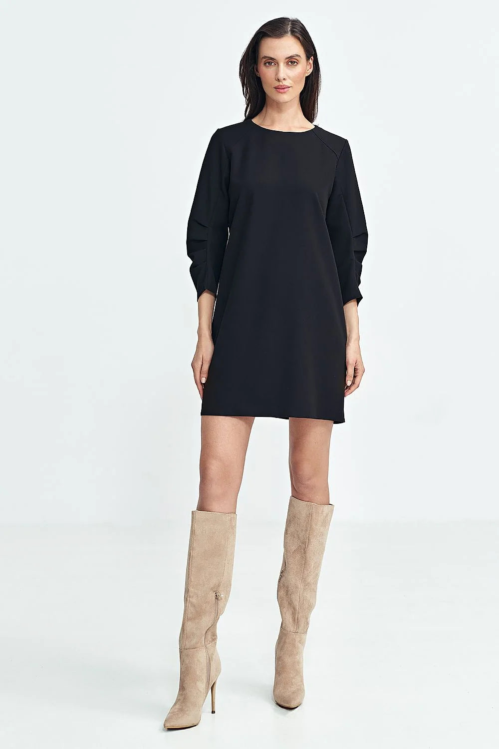 Robe de jour élégante pour femme en tissu polyester minimaliste manches longues encolure ronde finitions soignées couleur noire
