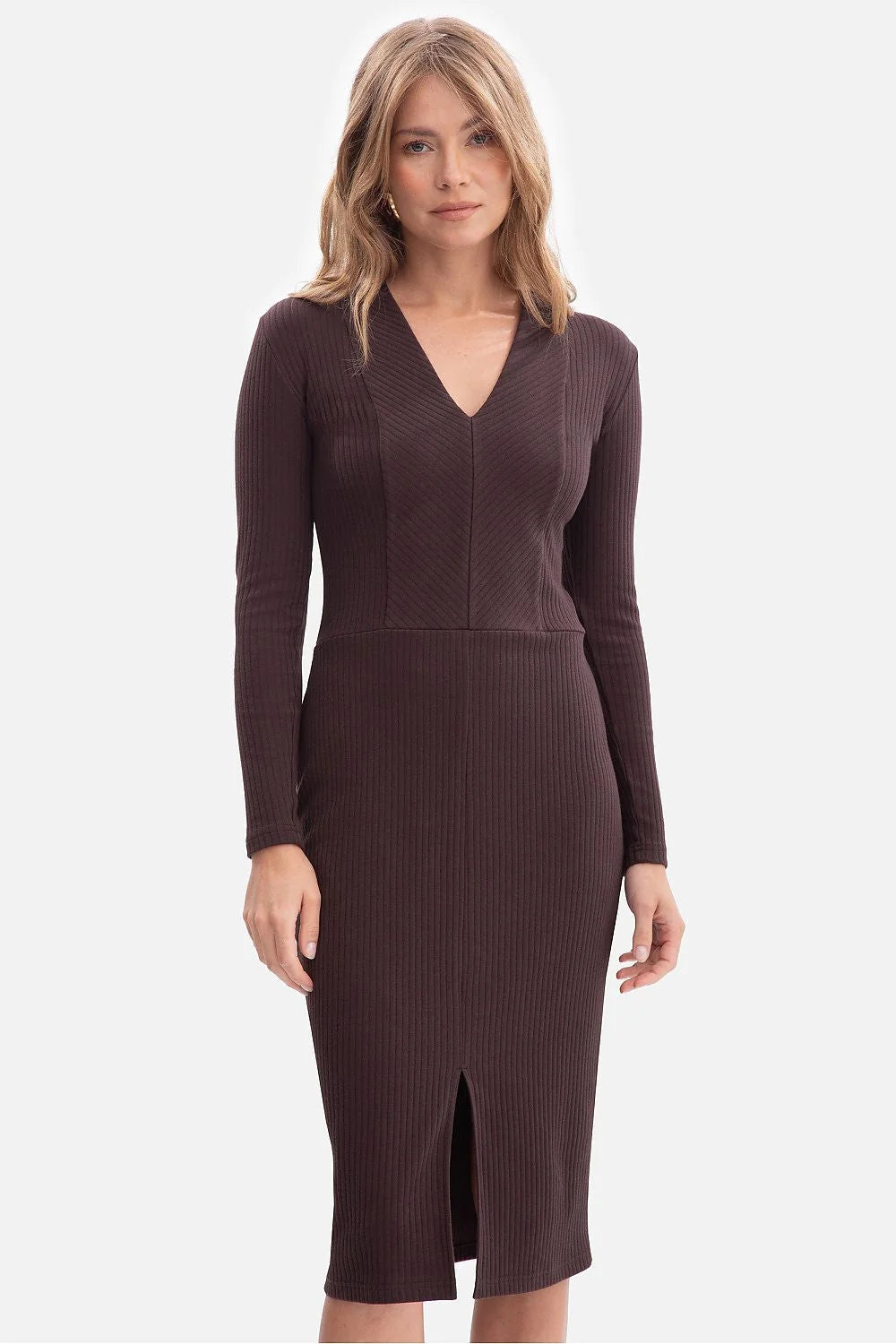 robe midi fourreau femme maille côtelée extensible chocolat col V profond manches longues cintrée taille marquée fente genou