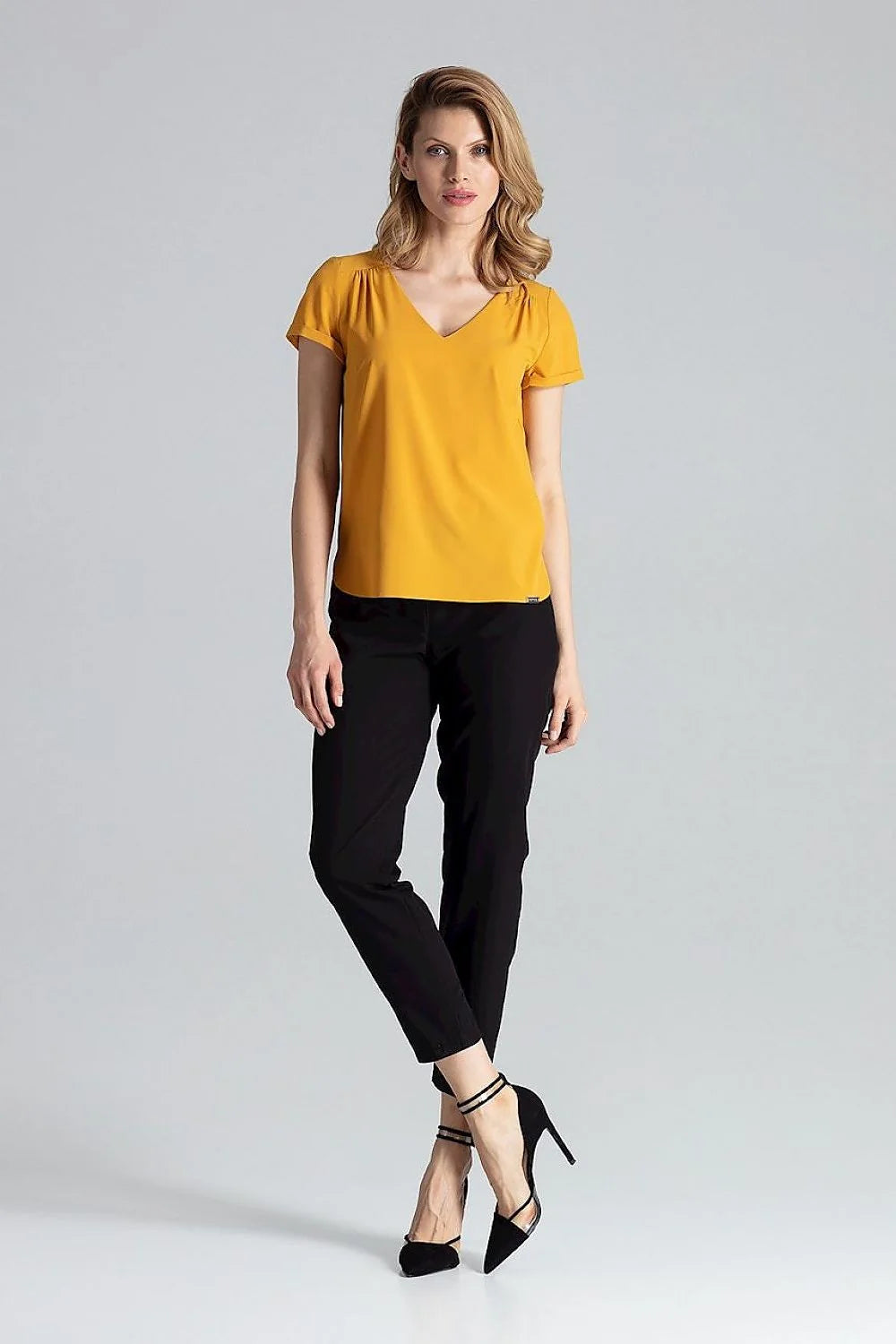 Chemisier Figl en polyester et élasthanne manches courtes col en V motifs floraux et animaliers beige marron noir femme