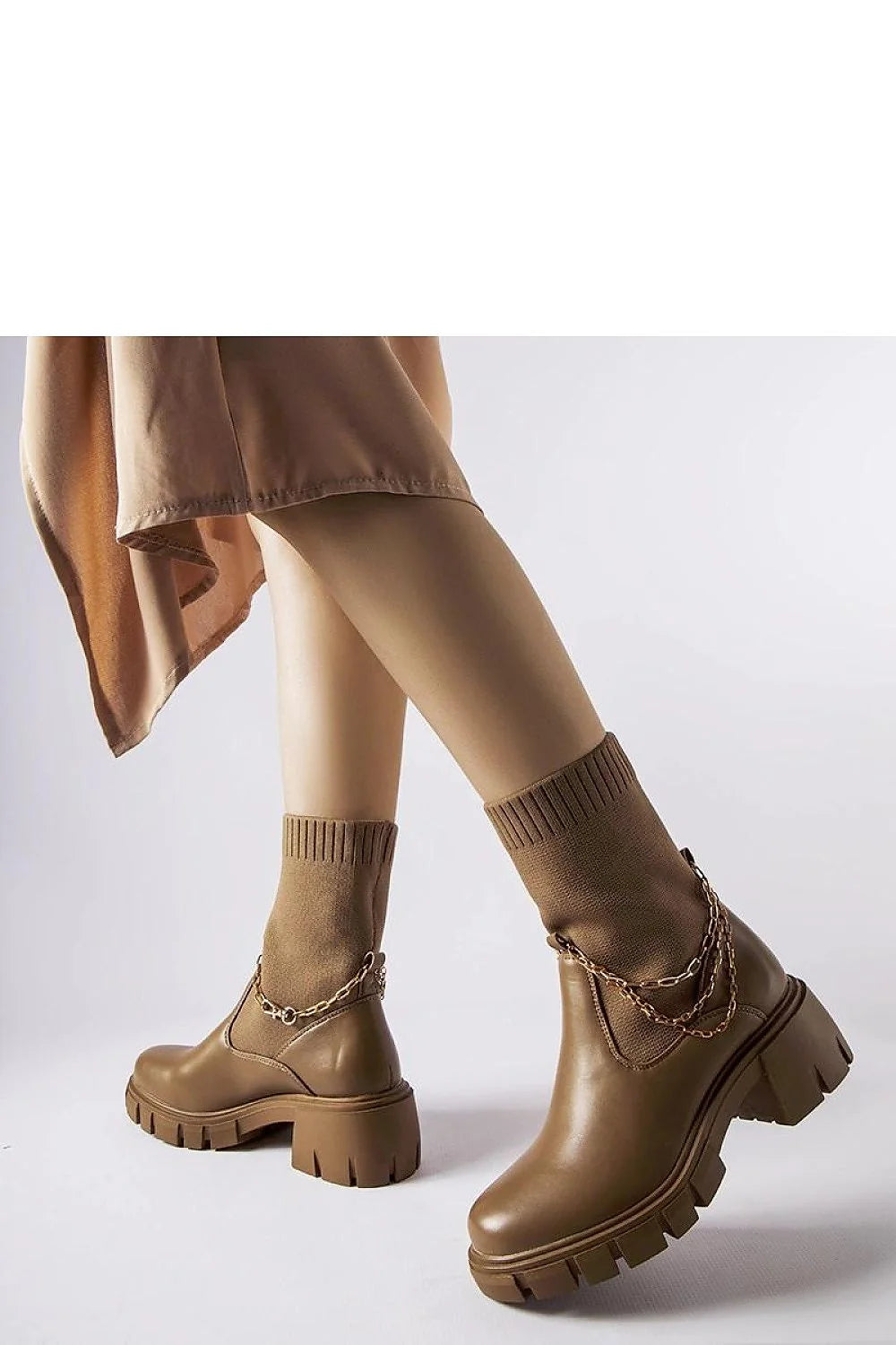 bottines femme chelsea basses tige chaussette maille côtelée camel empeigne cuir synthétique semelle plateforme crantée talon bloc petit chaînette dorée