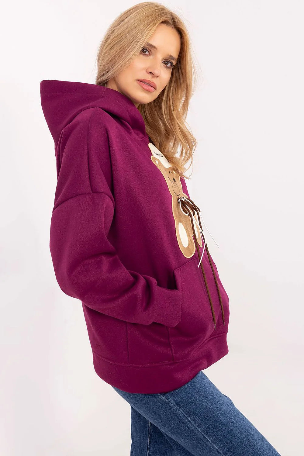 Sweatshirt femme à capuche style sport-chic couleur violette motif ours appliqué manches longues kangourou poche