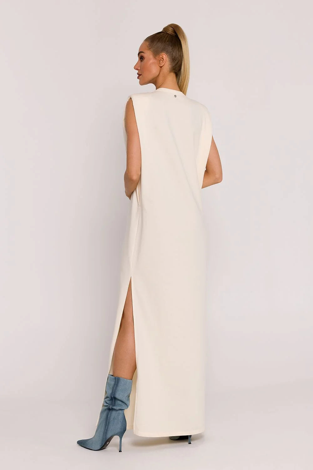 Robe de jour Moe longue en maille blanche cassée coupe oversize fente latérale manches courtes confection polonaise femme élégance confort